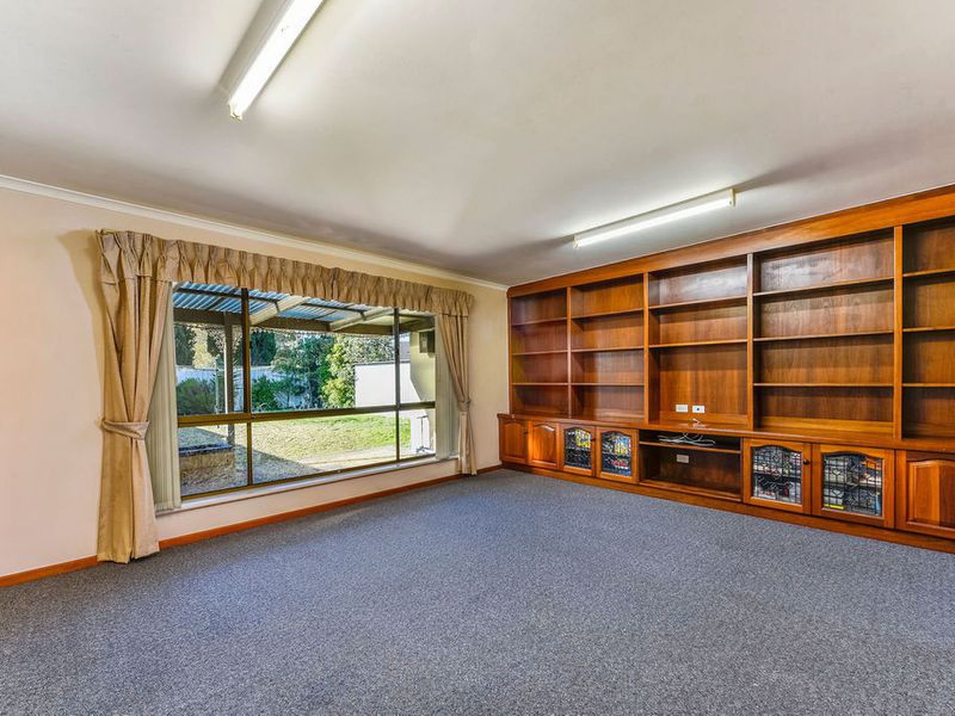 25 English Drive, Millicent