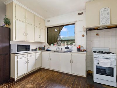 16 Heywood Cres, Seymour