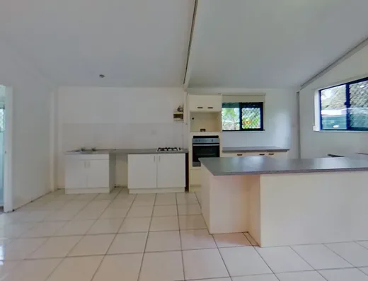 Large 1 bedroom home in Cooroibah image 2
