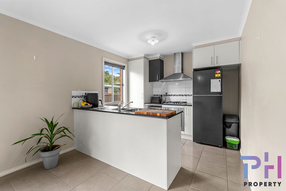 1 / 4 Rosemary Court, Golden Square