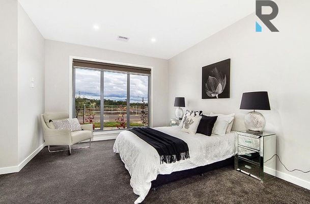 75 Horizon Boulevard, Greenvale