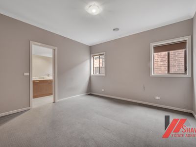 18 Manning Circuit, Tarneit