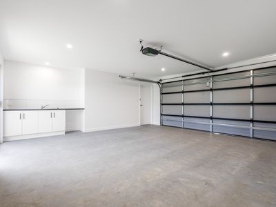 2 / 16 Connemara Close, Legana