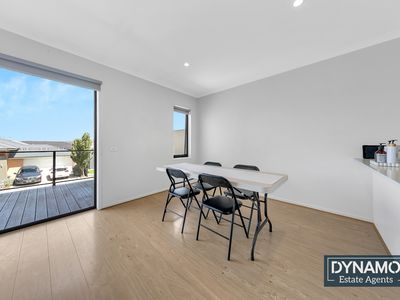 11 Sugar Glider Way, Craigieburn