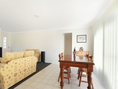 2 / 22 Seymour Drive, Flinders