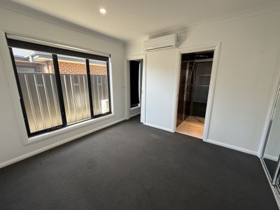 2 / 4 Capello Close, Griffith