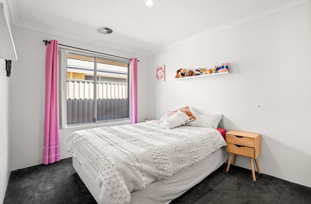 19 Calamocha Way, Piara Waters