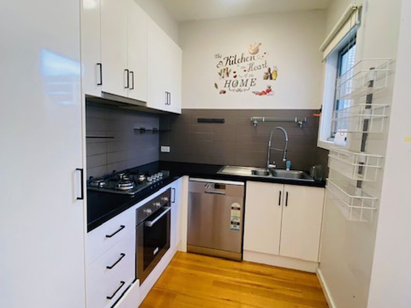 9 / 86-88 Royal Parade, Reservoir