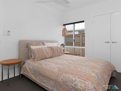16 Porcupine Way, Mount Peter