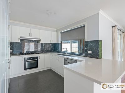 6 Nariel Place, Cranbourne West