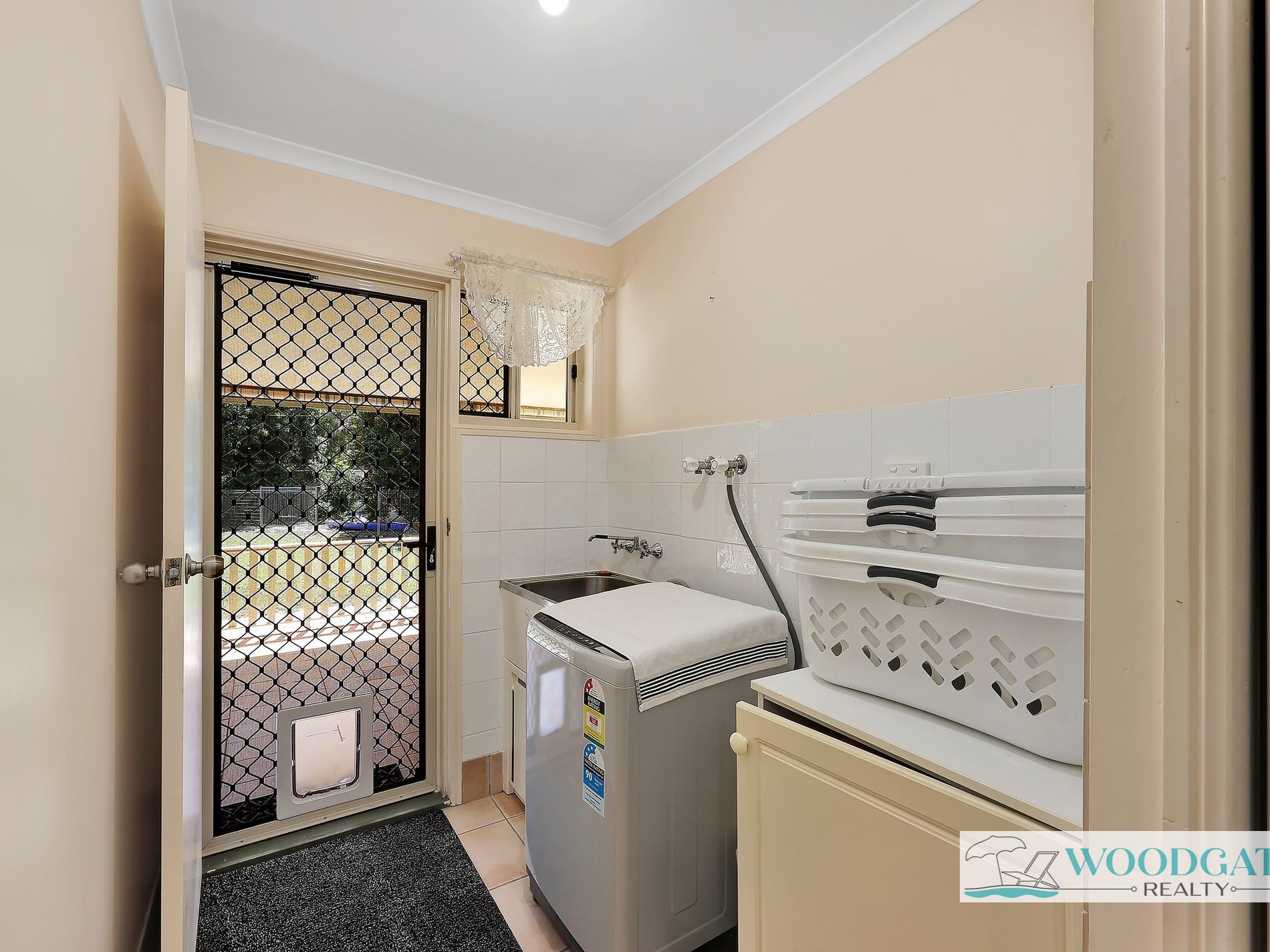 27 Coral Sea Dr, Woodgate