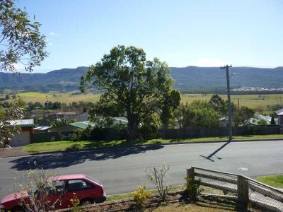 13 Amaral Avenue, Dapto