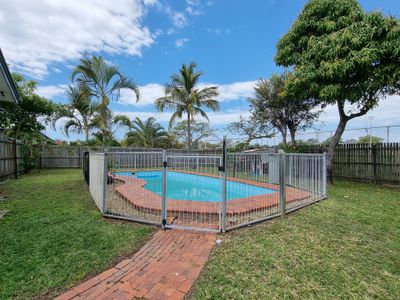 13 Kianga, Barney Point