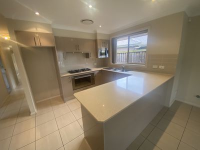16 Cowling Avenue, Middleton Grange