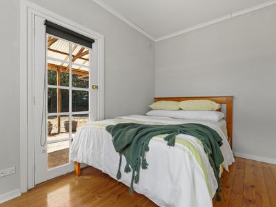 11 Tindola Street, Brahma Lodge