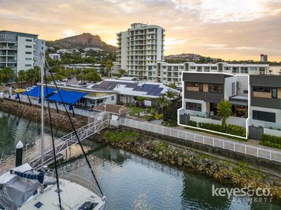 1 / 30 Mariners Drive, Townsville City