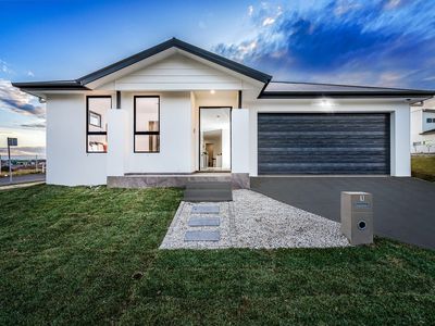 1 Strachan Road, Oakville
