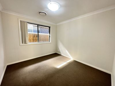 27 Courtney Loop, Oran Park