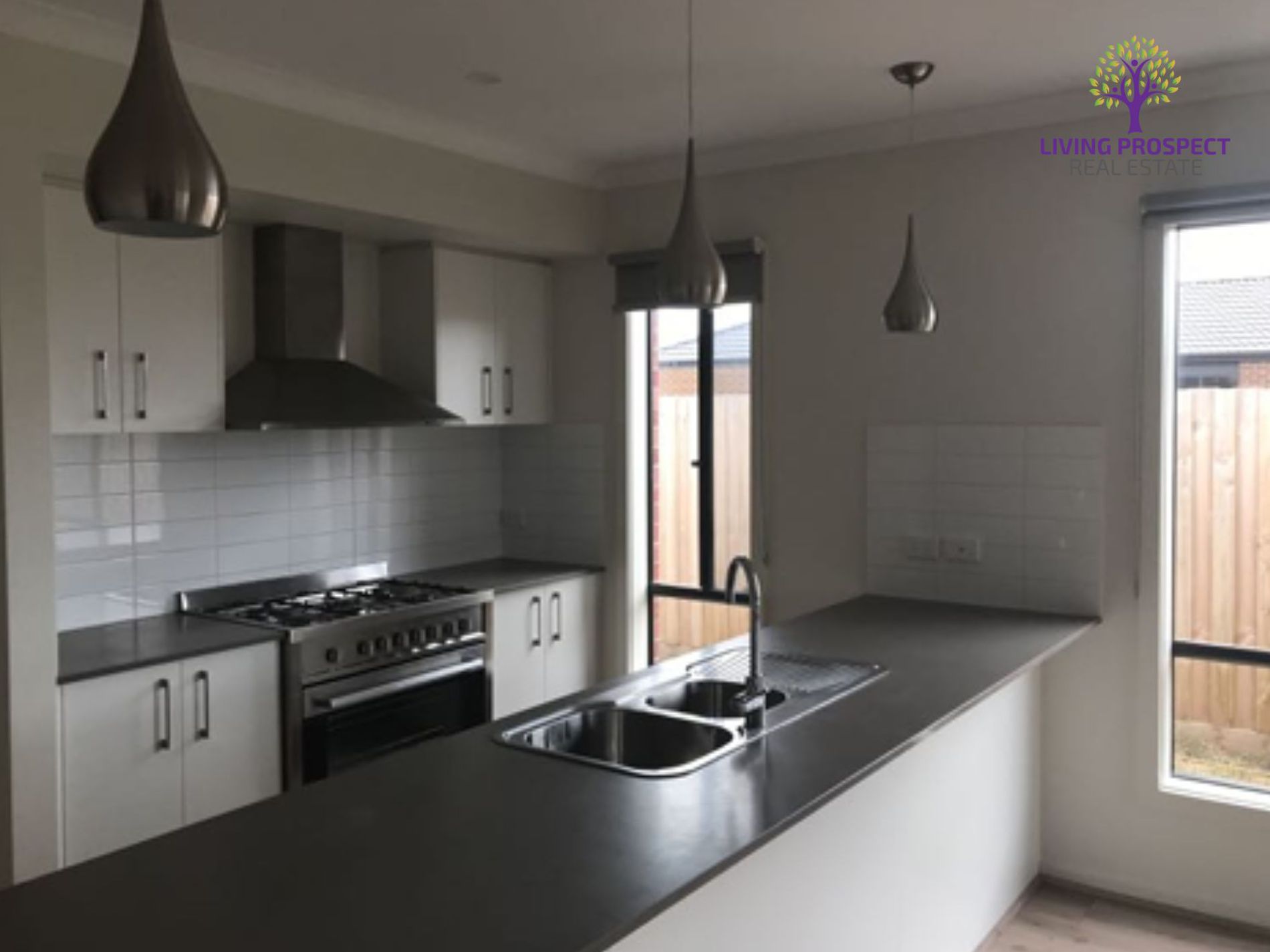 8 Golf View Street, St Leonards