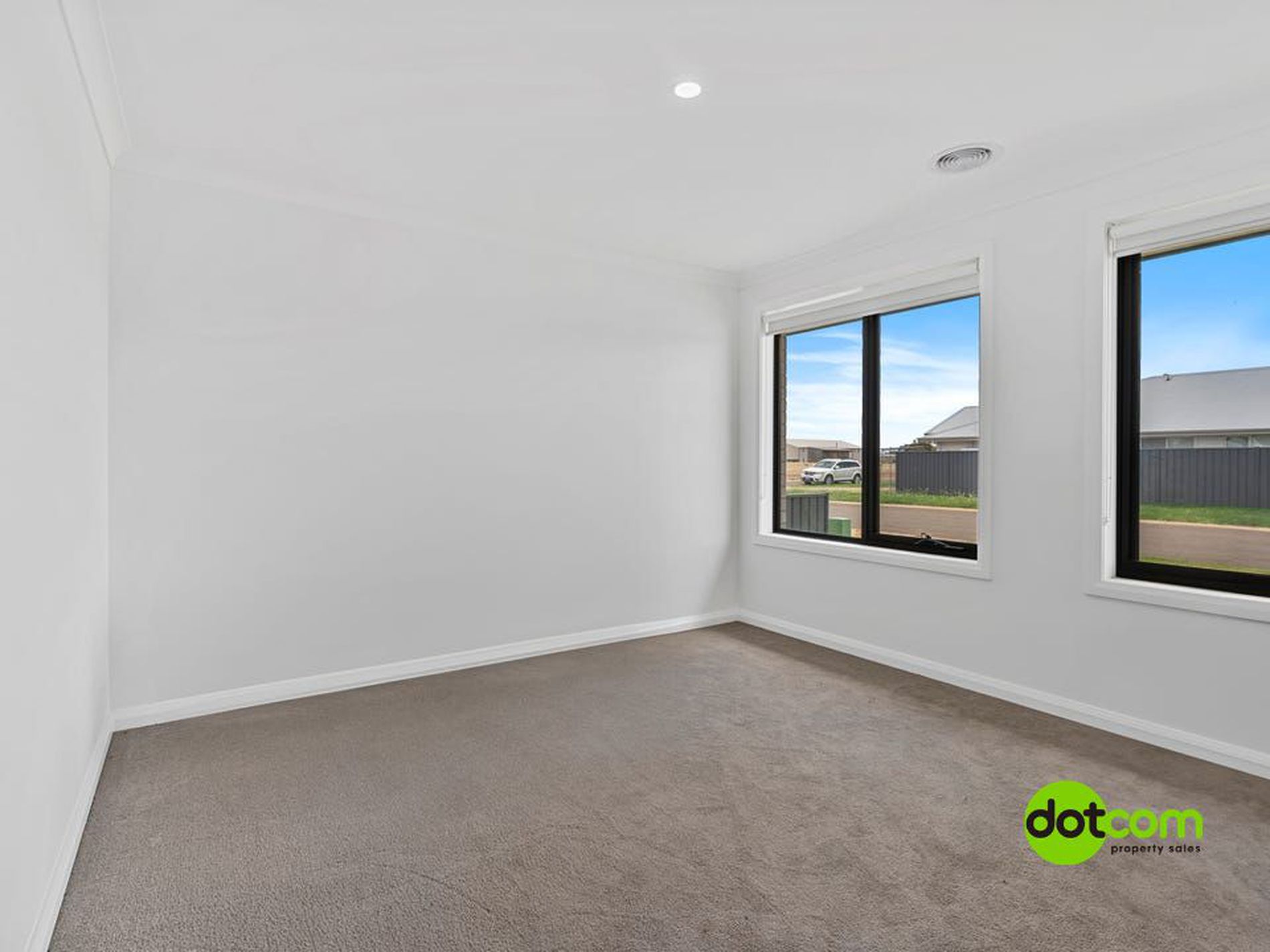 47 Lewis Crescent, Finley