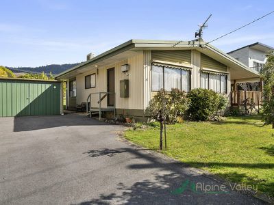 4 Damms Court, Tawonga South