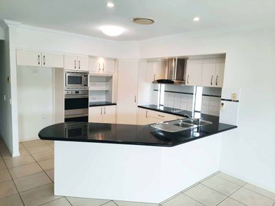 35 Ferrymans Court, Helensvale