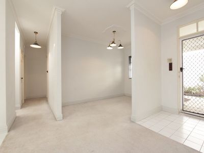 2 / 19 Kitchener Avenue, Burswood