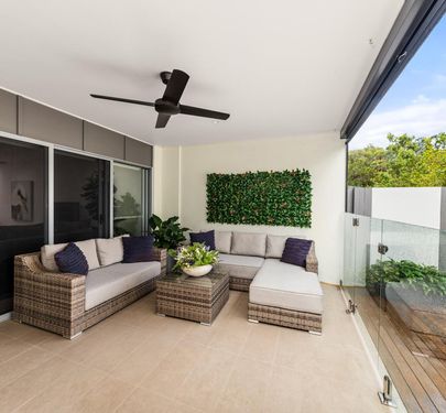 2 / 2 Goldfinch Close, Peregian Springs