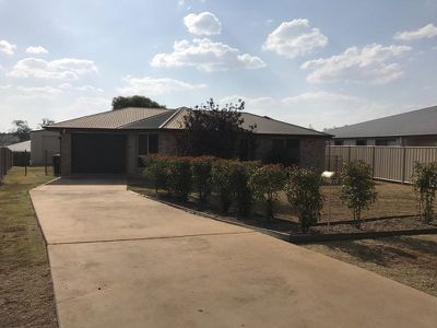 82 Windsor Circle, Kingaroy