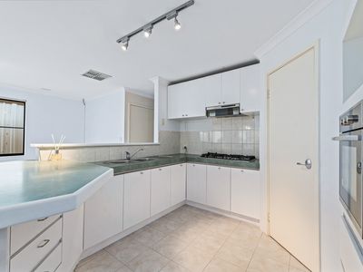 68 Pennlake Drive, Spearwood
