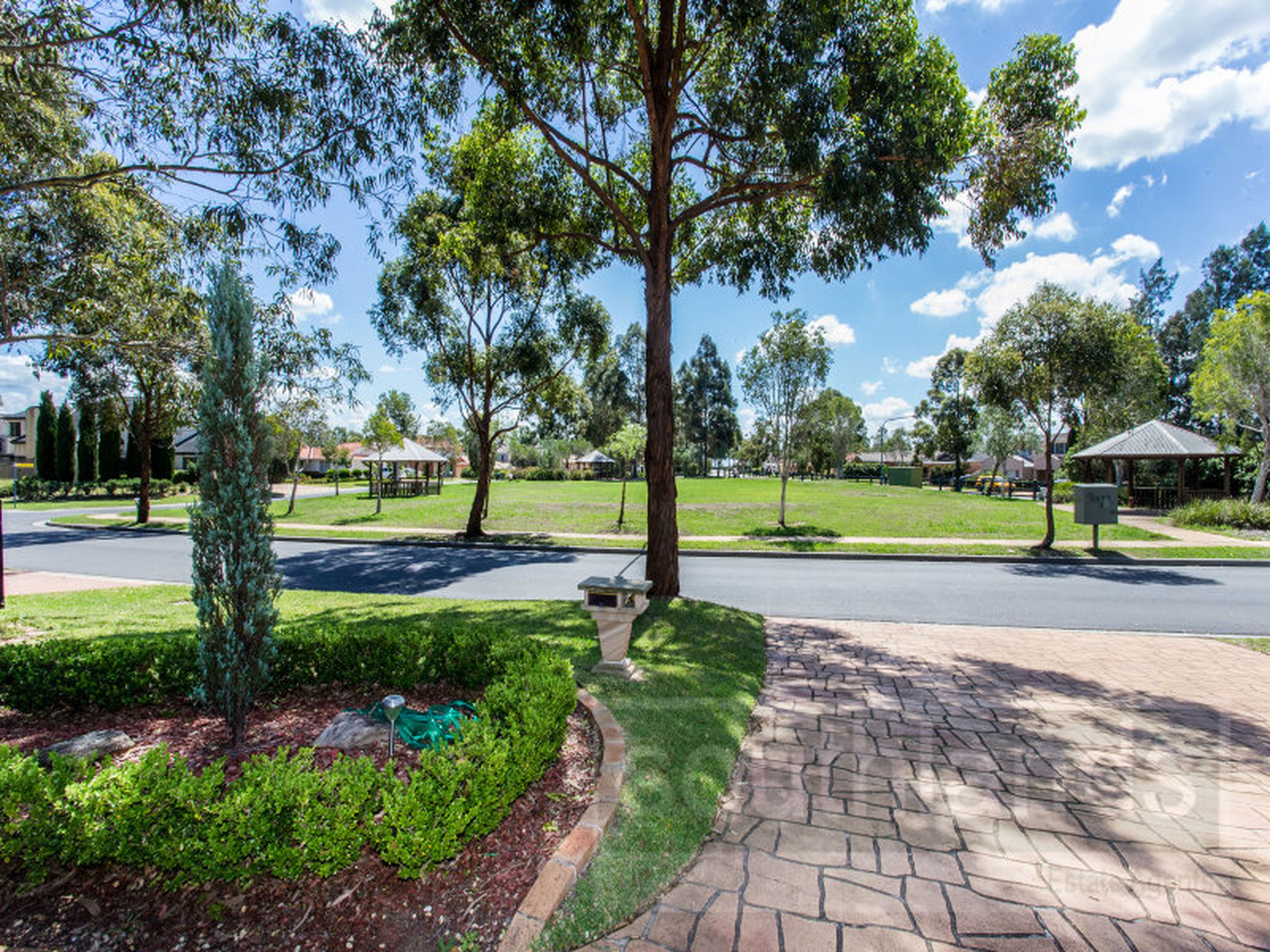 4 Brigadoon Ave, GLENMORE PARK