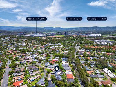 8 Muirfield Place, Robina