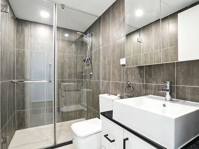 1502 / 5 Second Avenue, Blacktown