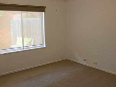 1 / 402 Myers Street, East Geelong