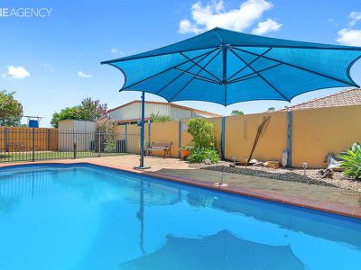 6 Banks Court, Torquay