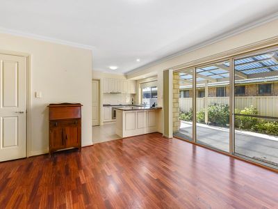 11 / 27 Short street, Millicent