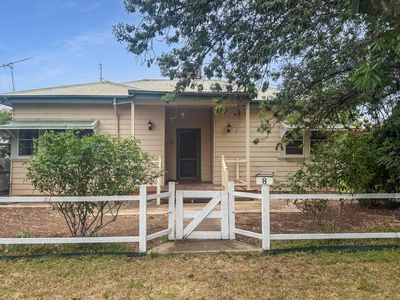 8 Oxford  Street, Forbes