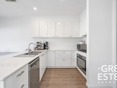 4 AQUATIC DRIVE, Cranbourne West
