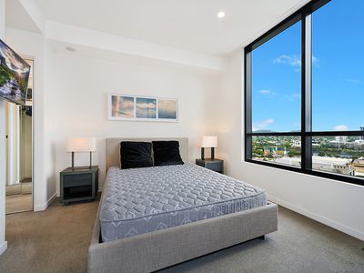 1606/4 Edmondstone Street, South Brisbane