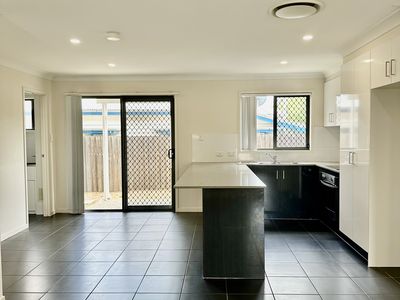 2 / 300 Redbank Plains Road, Bellbird Park