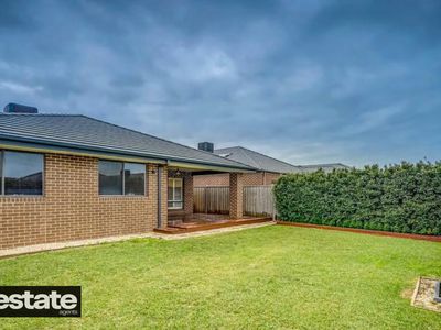 4 Oakland Avenue, Point Cook