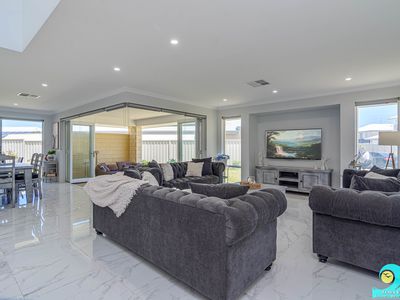 33 Summerhome Parade, Yanchep