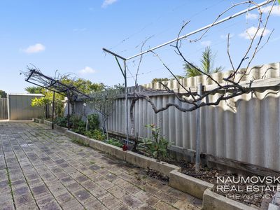 10 / 4 Lee Place, Noranda