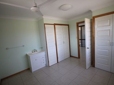 43 Creek Street, Pentland