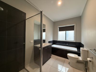 14A Tableland Road, Tarneit