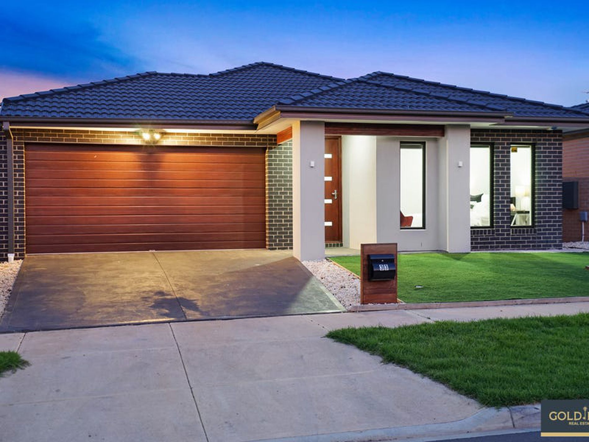 33 Lispenard Circuit, Point Cook