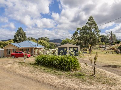 8251 Channel Highway, Cradoc