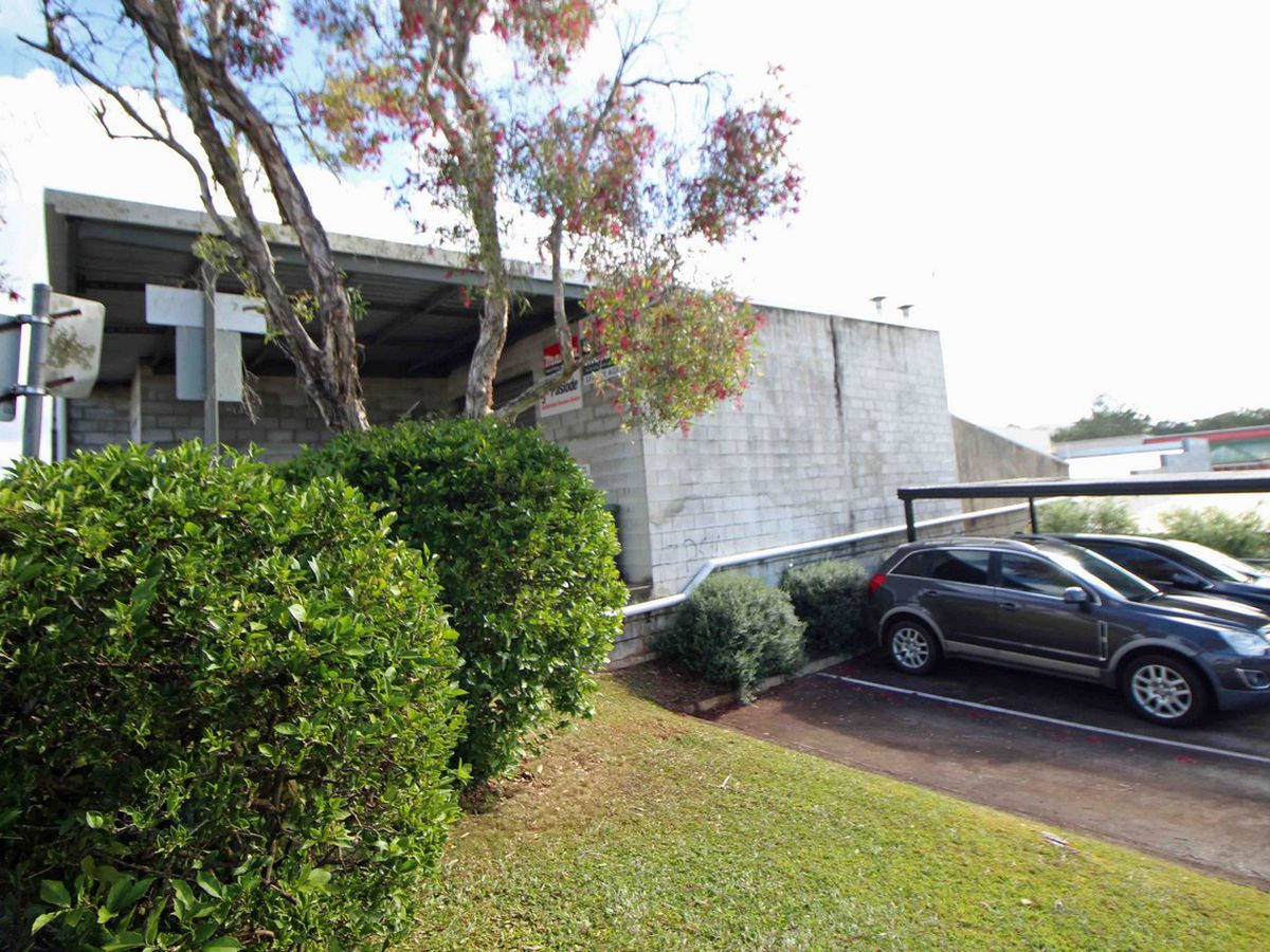 40 MAIN STREET, Atherton