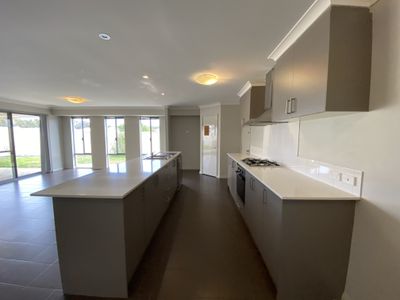 22 Geographe Bay Pass, Secret Harbour