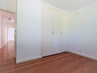 1 / 15 Essex Road, Mount Waverley